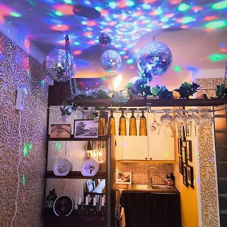 Yellow Beauty In Location! アパート ヘルシンキ